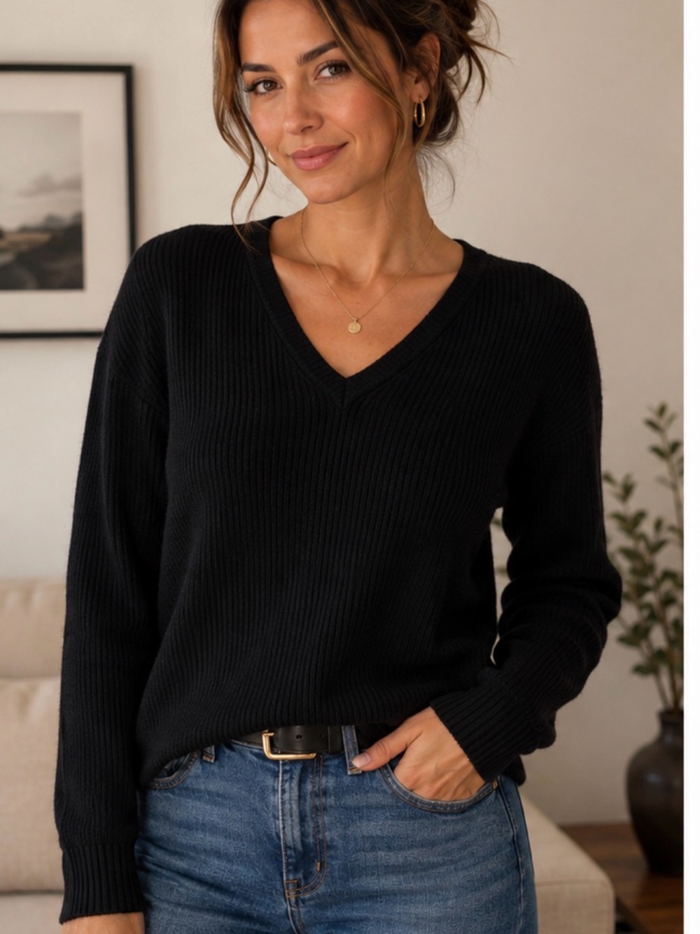 Cashmere 100 % Women's black Ribbed V-Neck Sweater Marconi